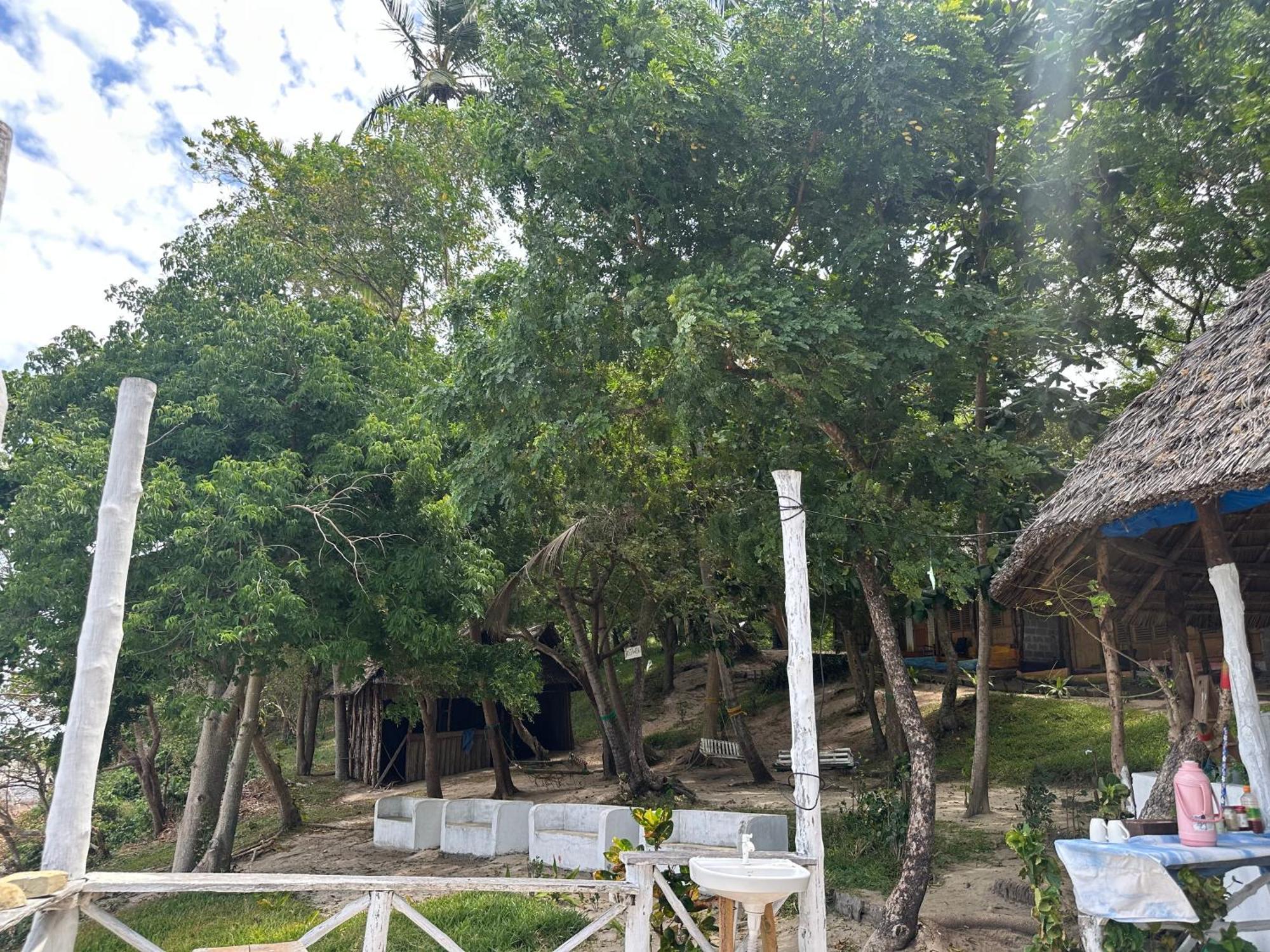 Maweni Beach Bungalows 킬린도니 외부 사진