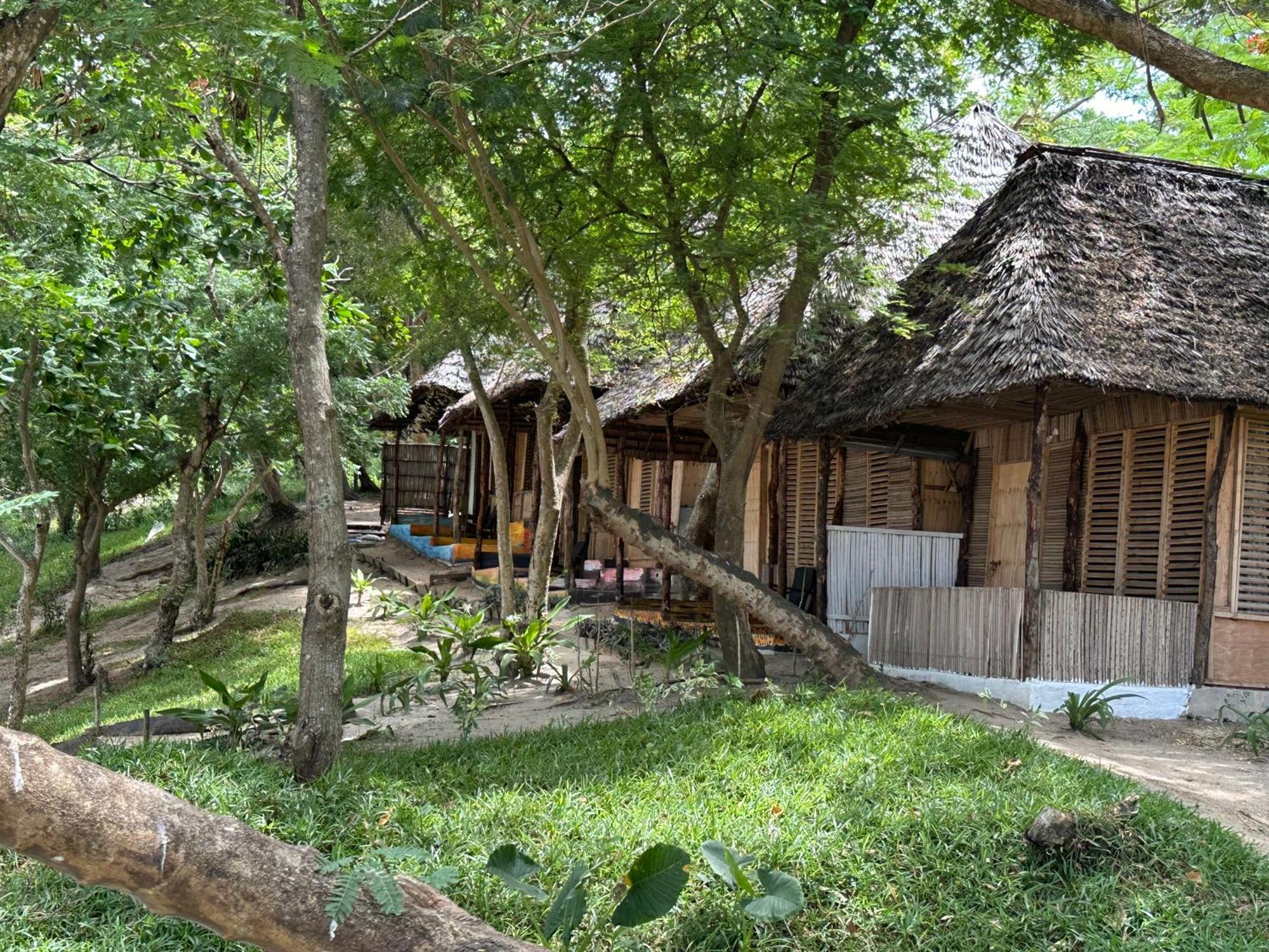 Maweni Beach Bungalows 킬린도니 외부 사진